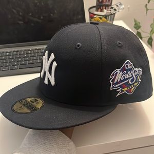 New York Yankees MLB Fitted Cap (Size 7 5/8)